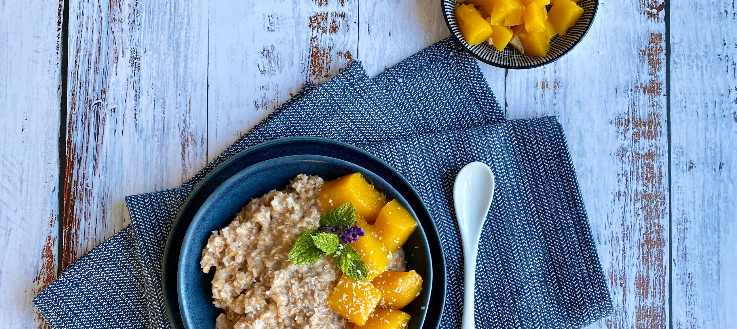 Abbildung Dinkelflocken-Kokos-Mango-Porridge